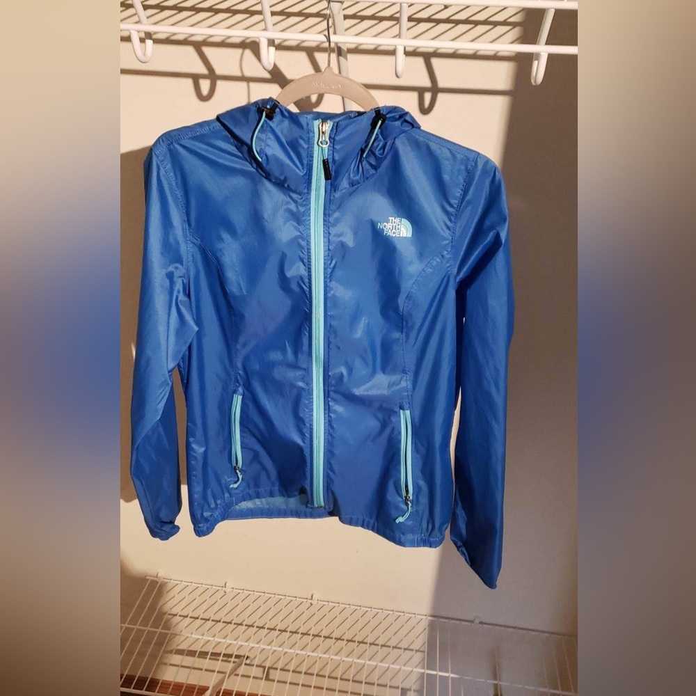 The North Face Women’s Lightweight Blue Jacket